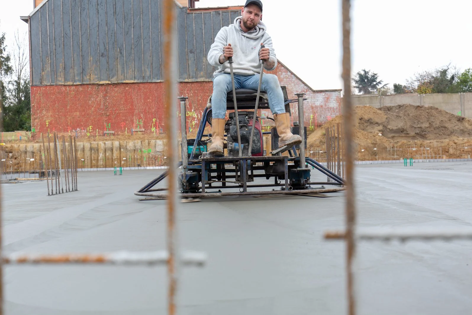 Working on equalizing cement