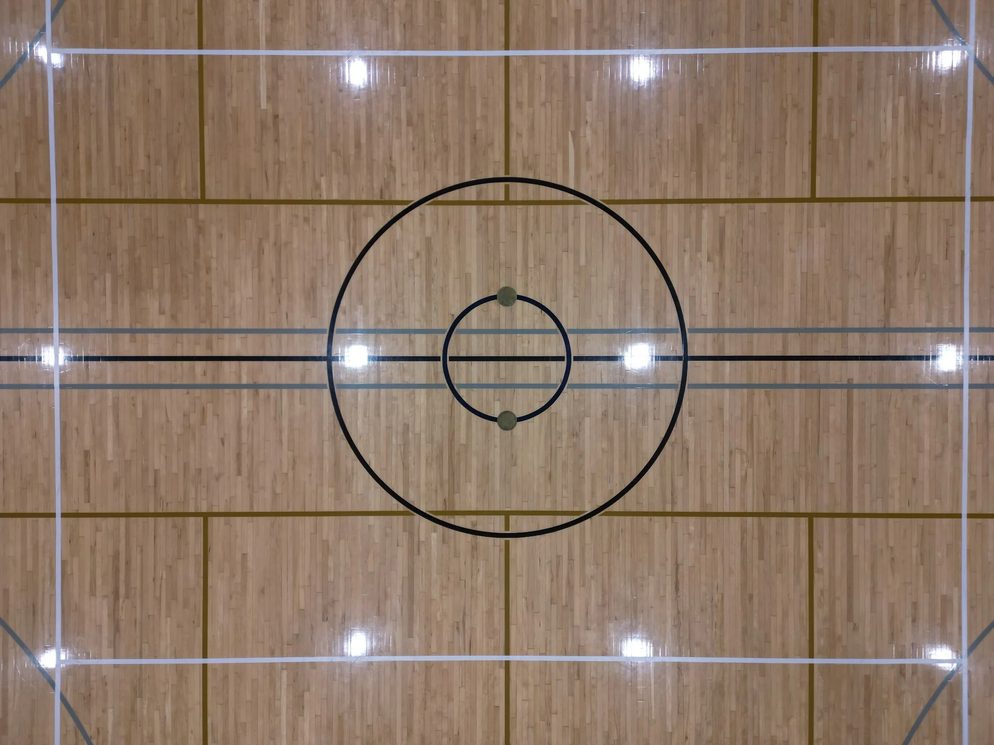 Wide-angle view of Valinor Sport Center gymnasium