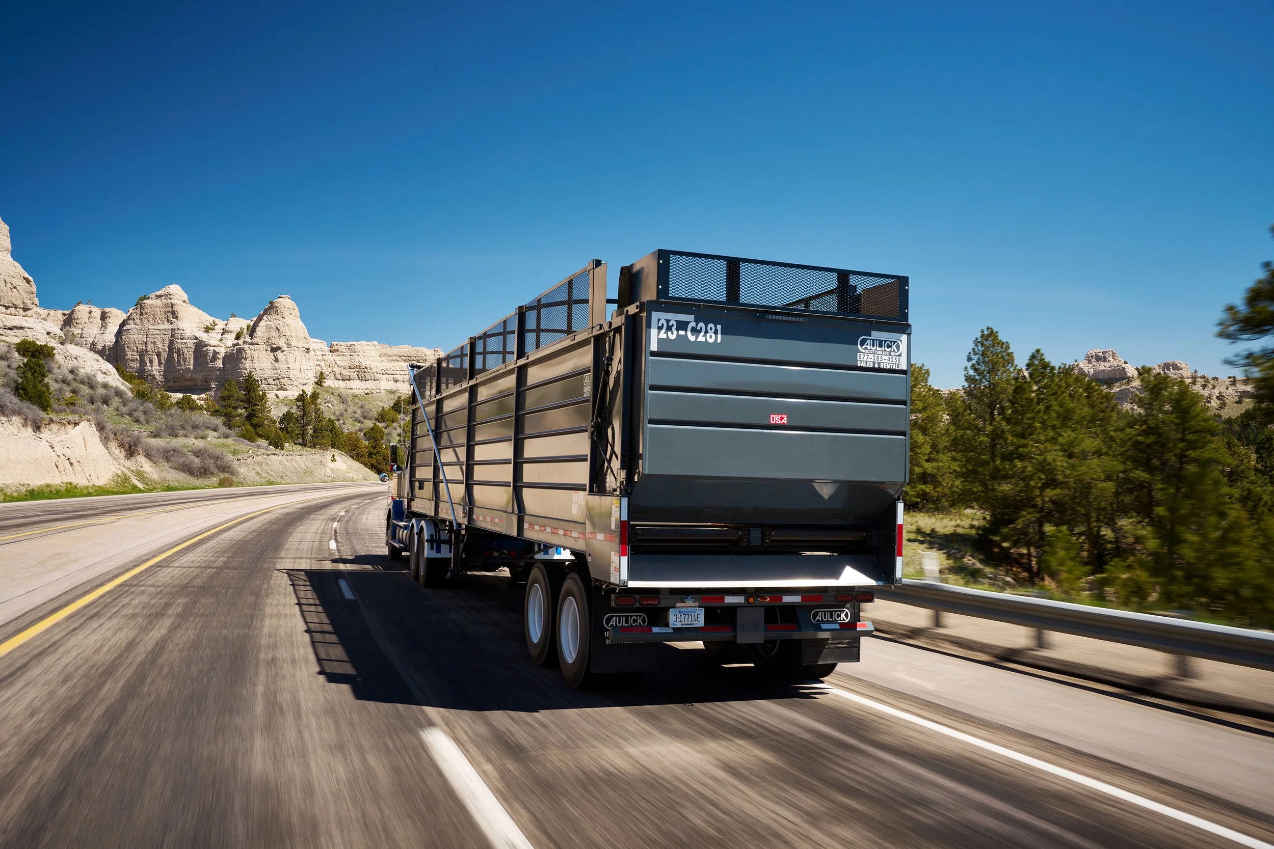 Aulchain chain floor trailer at the Scottsbluff, Nebraska location