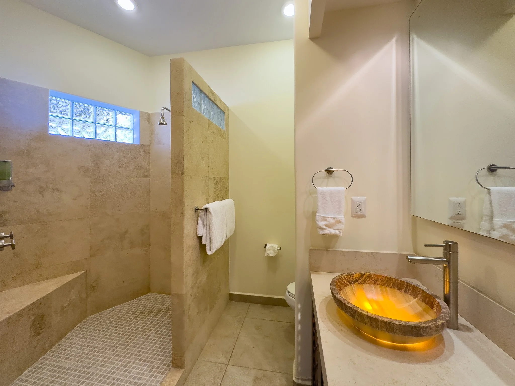 Unit 833, Building H, Vivo Resorts: Bathroom 12