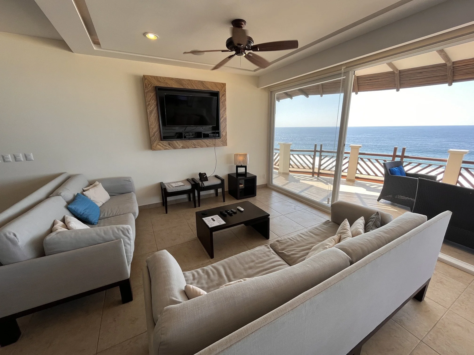 Unit 843, Building H, Vivo Resorts: Living area 3