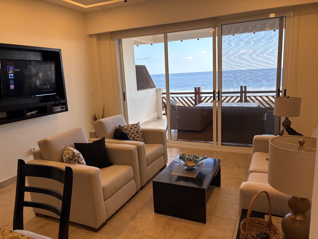 Unit 1423, Nautico building, Vivo Resorts: Living area