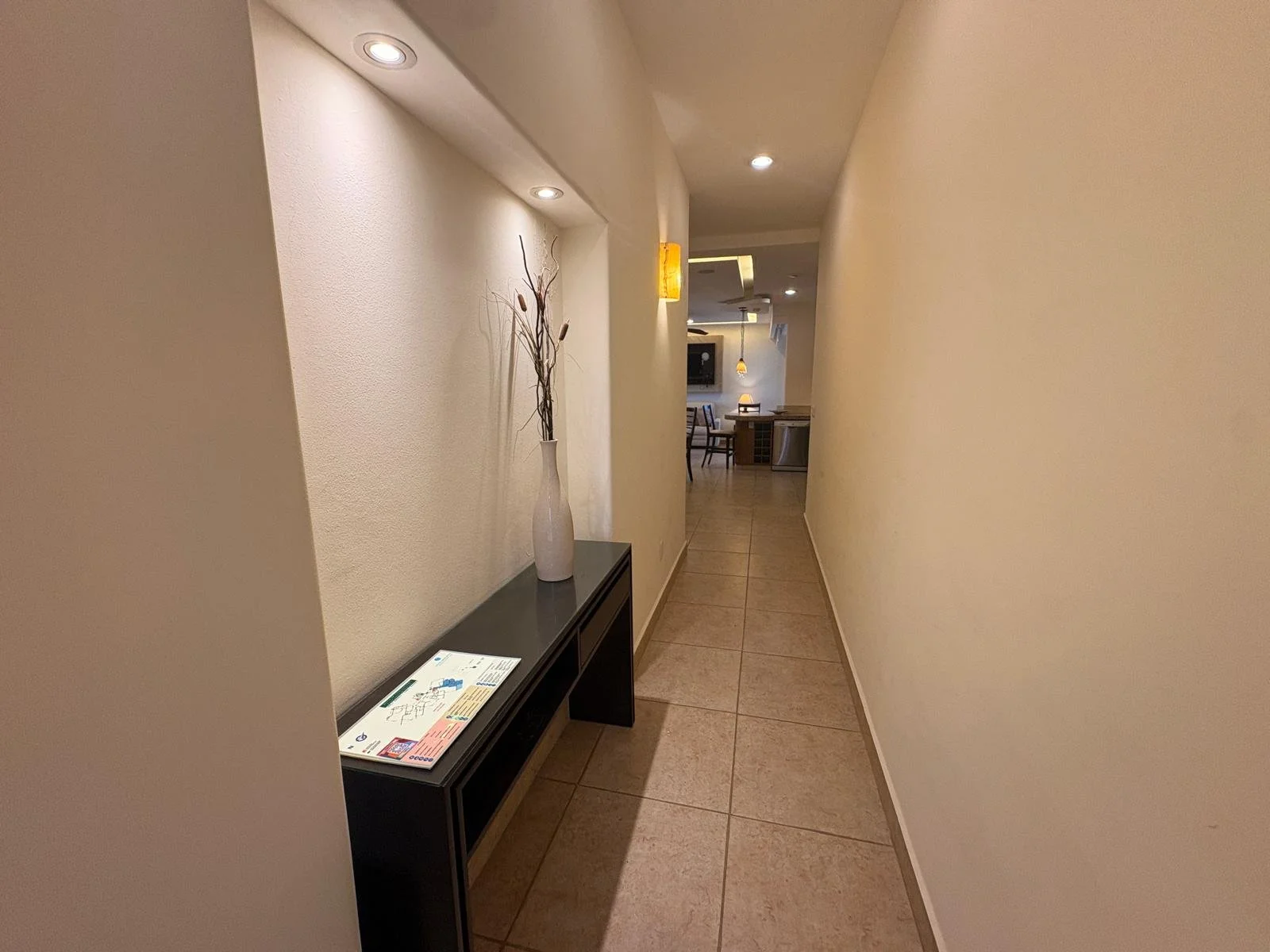 Unit 242, Vivo Resorts Building B: Entry hallway