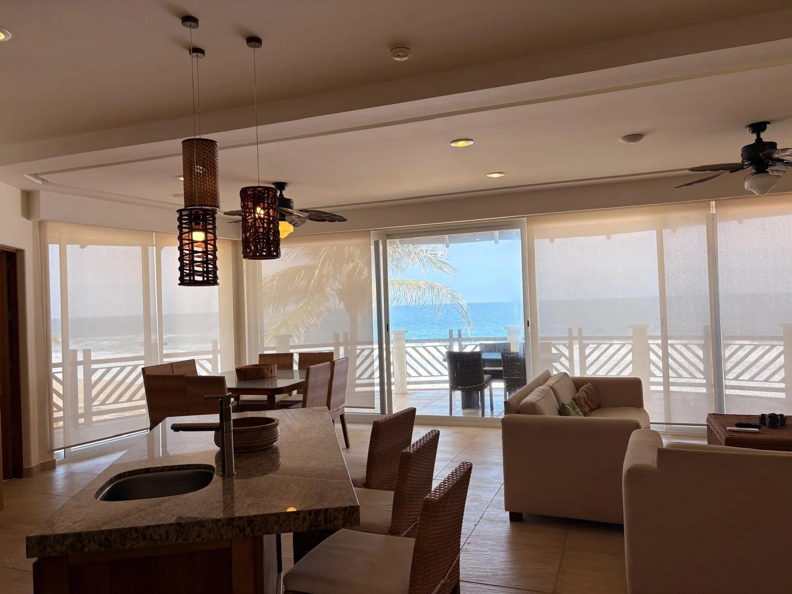 Unit 623, Building F, Vivo Resorts: Living area 3