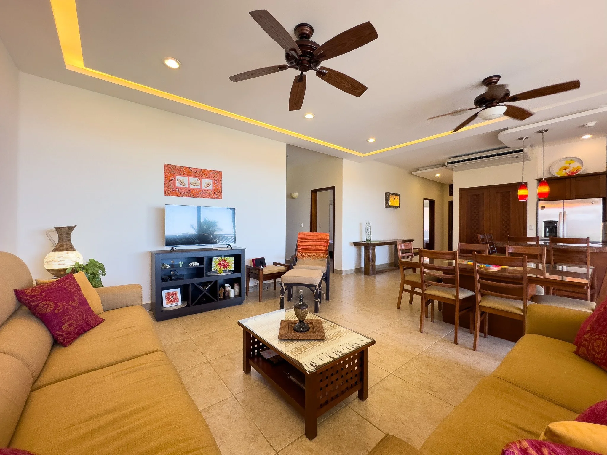 Unit 531, Building E, Vivo Resorts: Living area 3