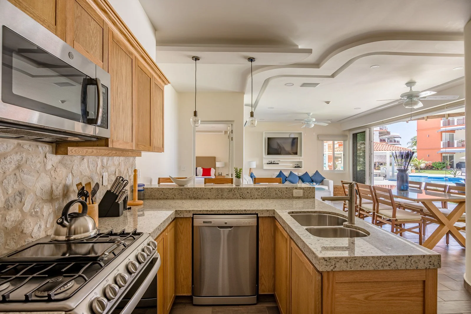 Unit 1212, Laguna, Vivo Resorts: Kitchen 8