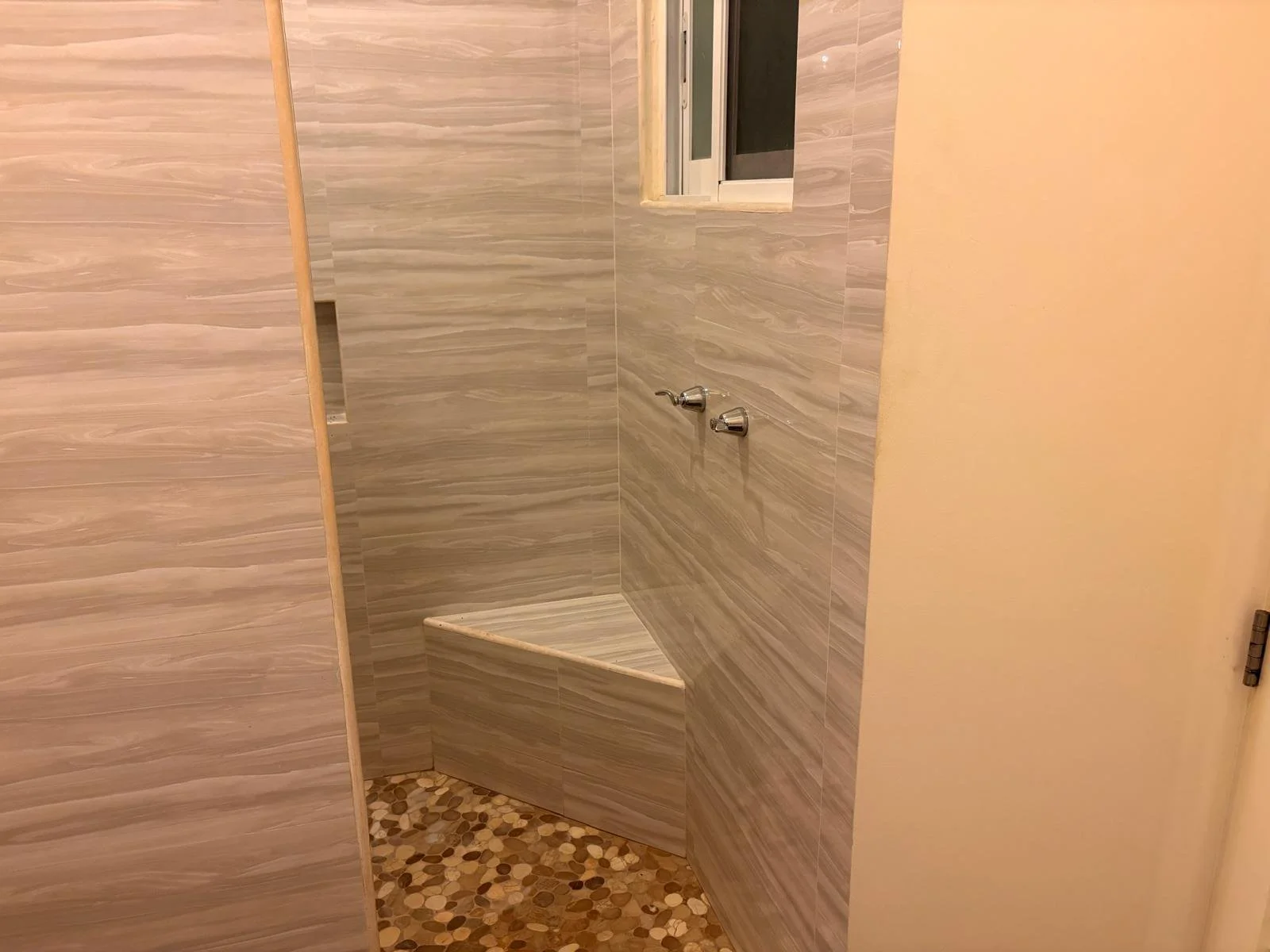 Unit 612, Building F, Vivo Resorts: Bathroom 9