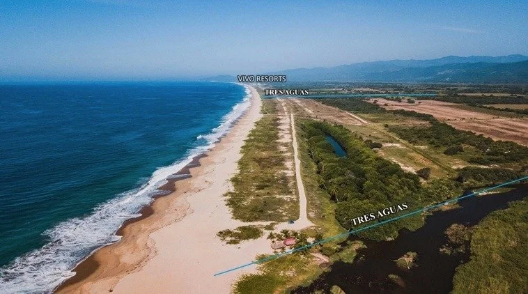 Lot 274, Tres Aguas: aerial view of the Pacific coastline and the Tres Aguas development