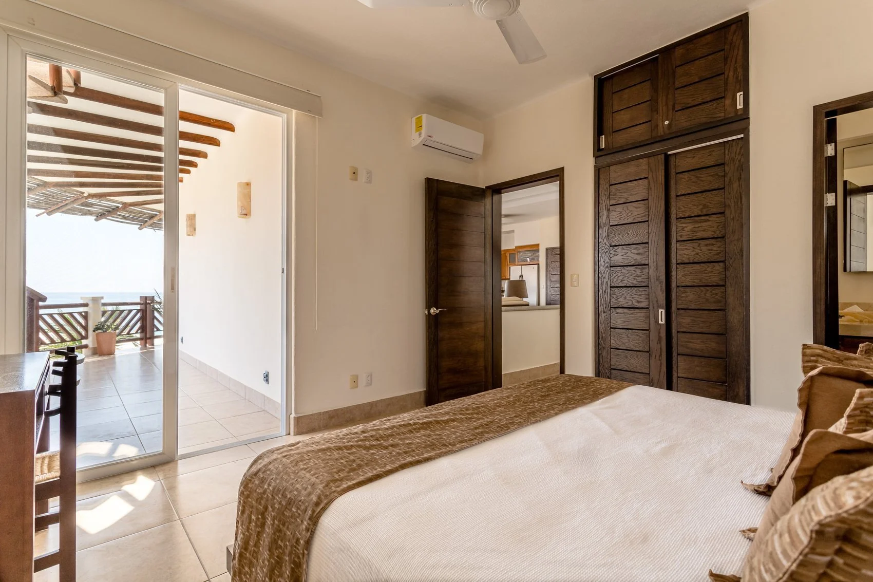 Unit 141 &amp; 151, Building A, Vivo Resorts: Bedroom 7
