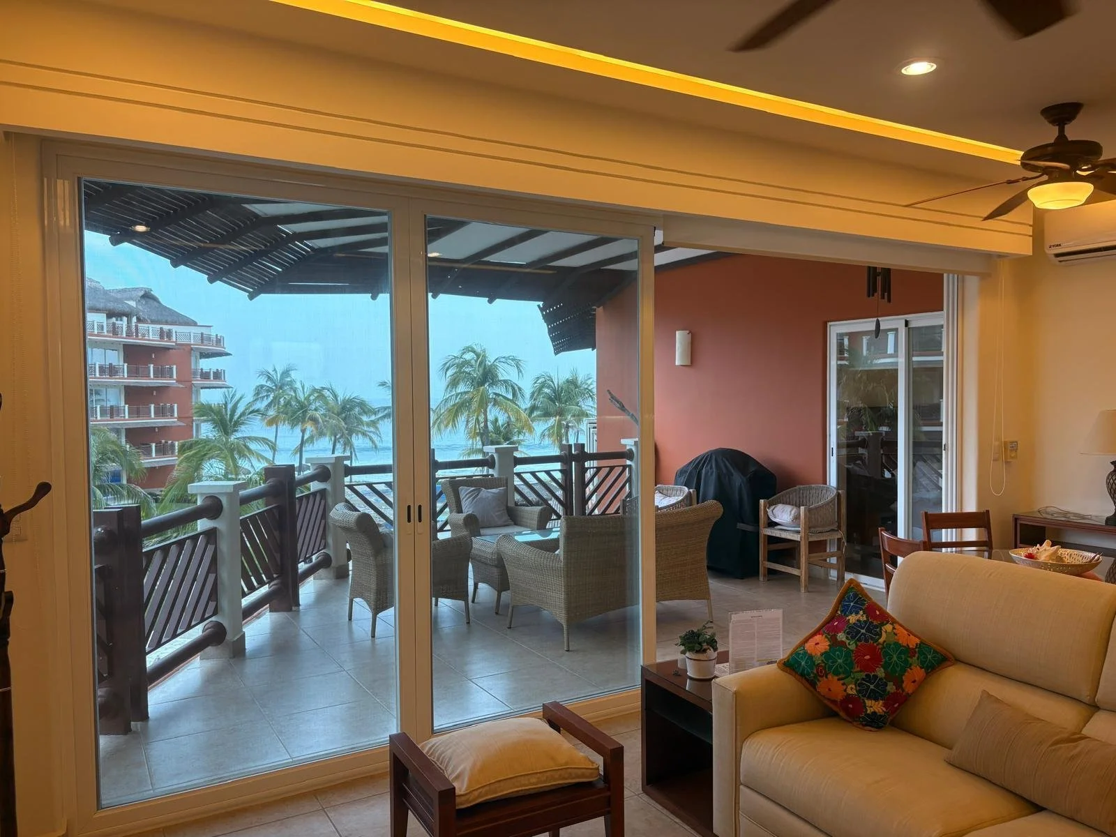 Unit 233, Building B, Vivo Resorts: Living area 3