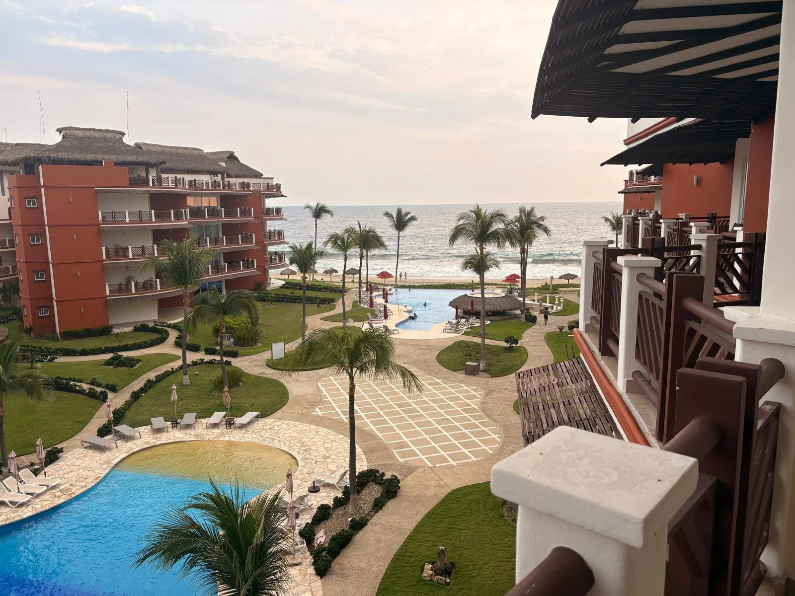Unit 242, Vivo Resorts Building B: Balcony overlooking the pools and ocean