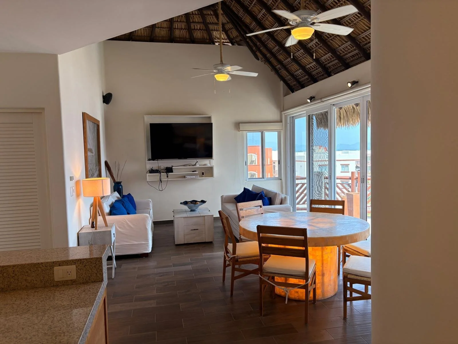 Unit 1252, Laguna, Vivo Resorts: Living area 2