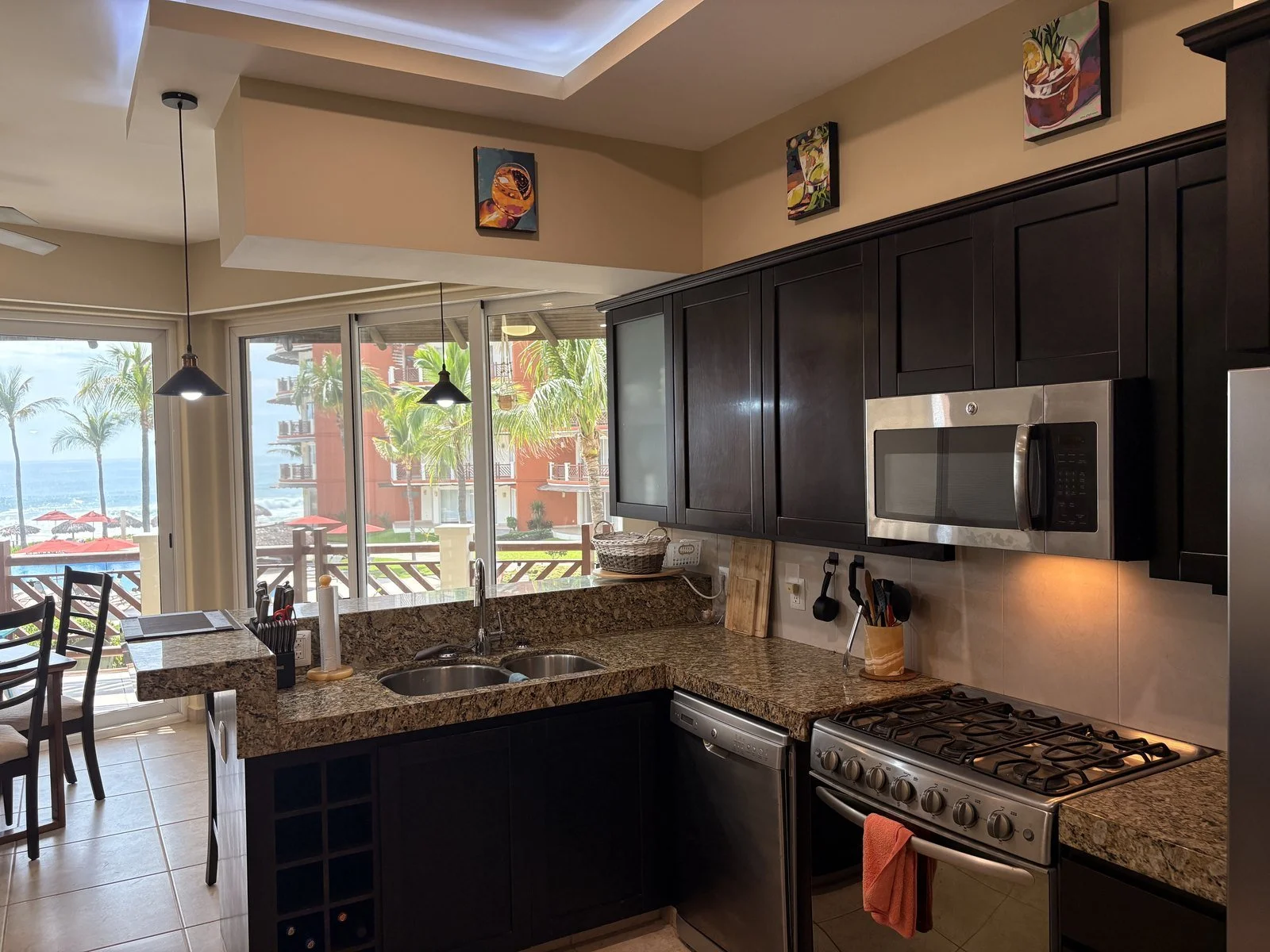 Unit 424, Building D, Vivo Resorts: Kitchen 6