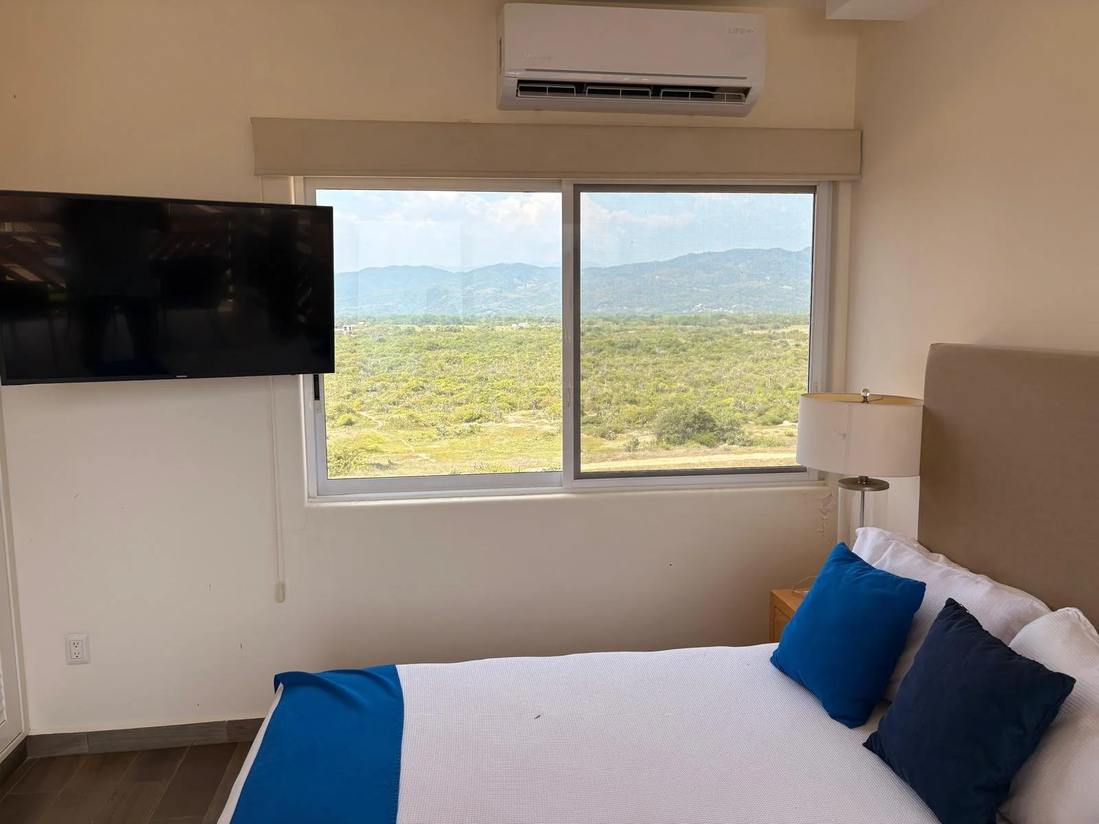 Unit 1252, Laguna, Vivo Resorts: Bedroom 8