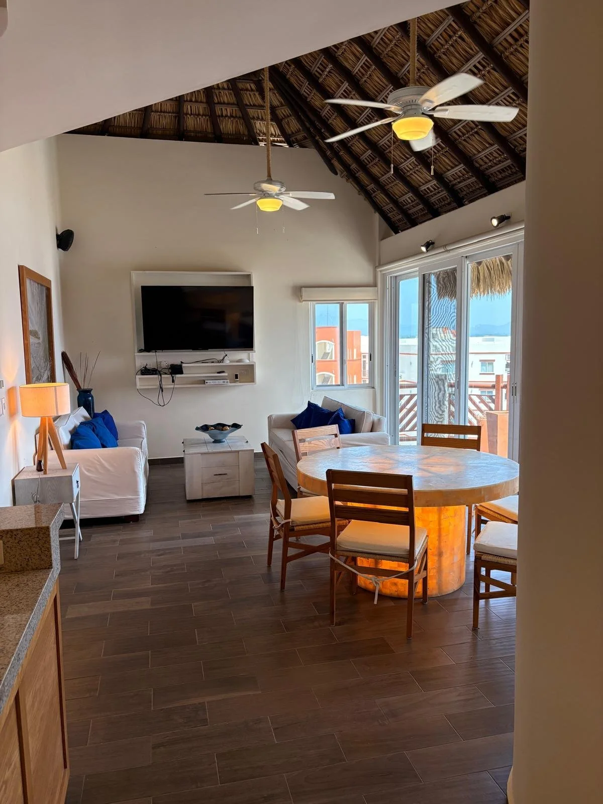 Unit 1252, Laguna, Vivo Resorts: Living area 3