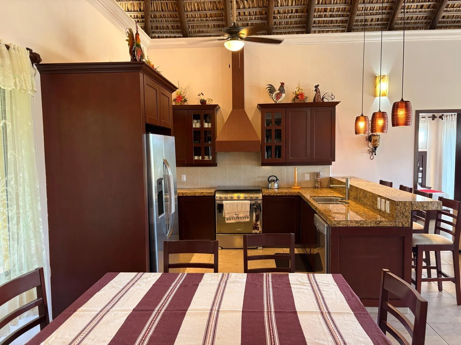 Villa Paraiso, Lot 27, Vivo Resorts: Kitchen 8