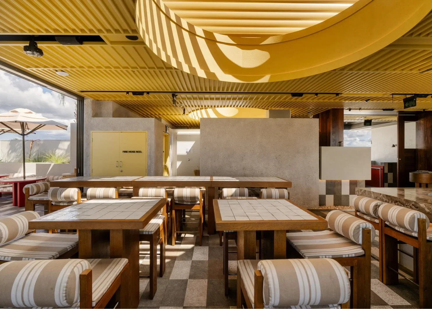 Shared table at Norté