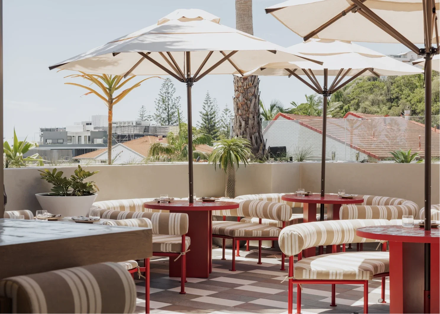 Sueno dining room