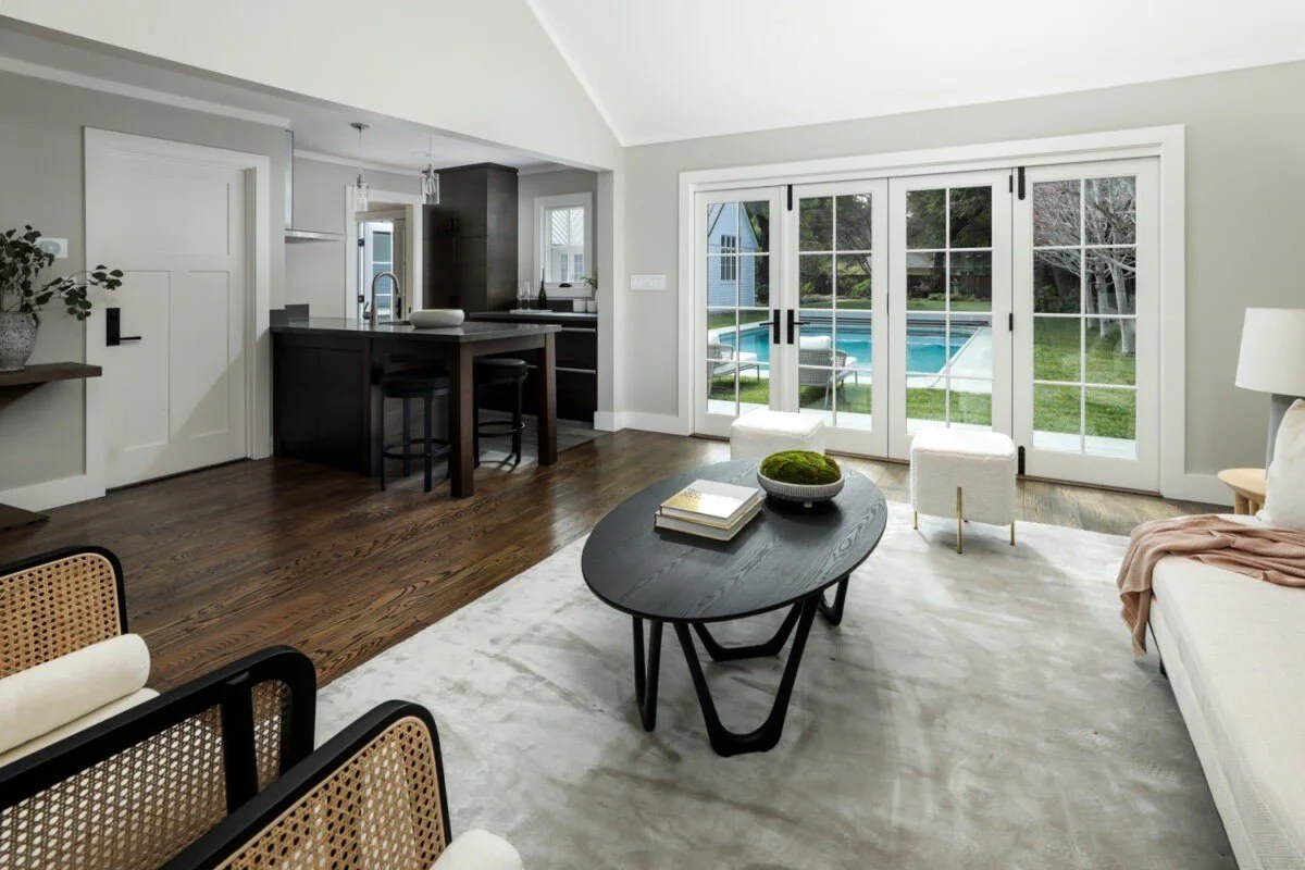 Light-filled secondary living space