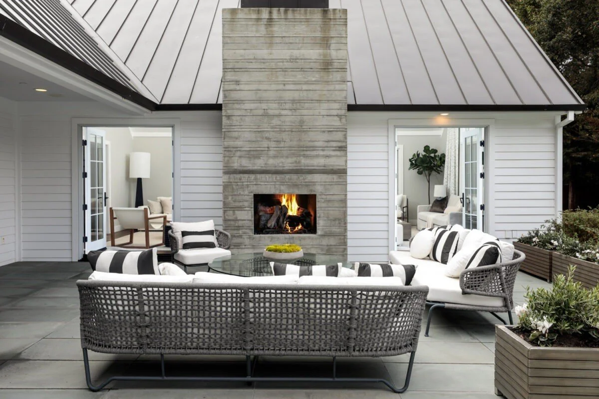 Covered terrace and outdoor fireplace