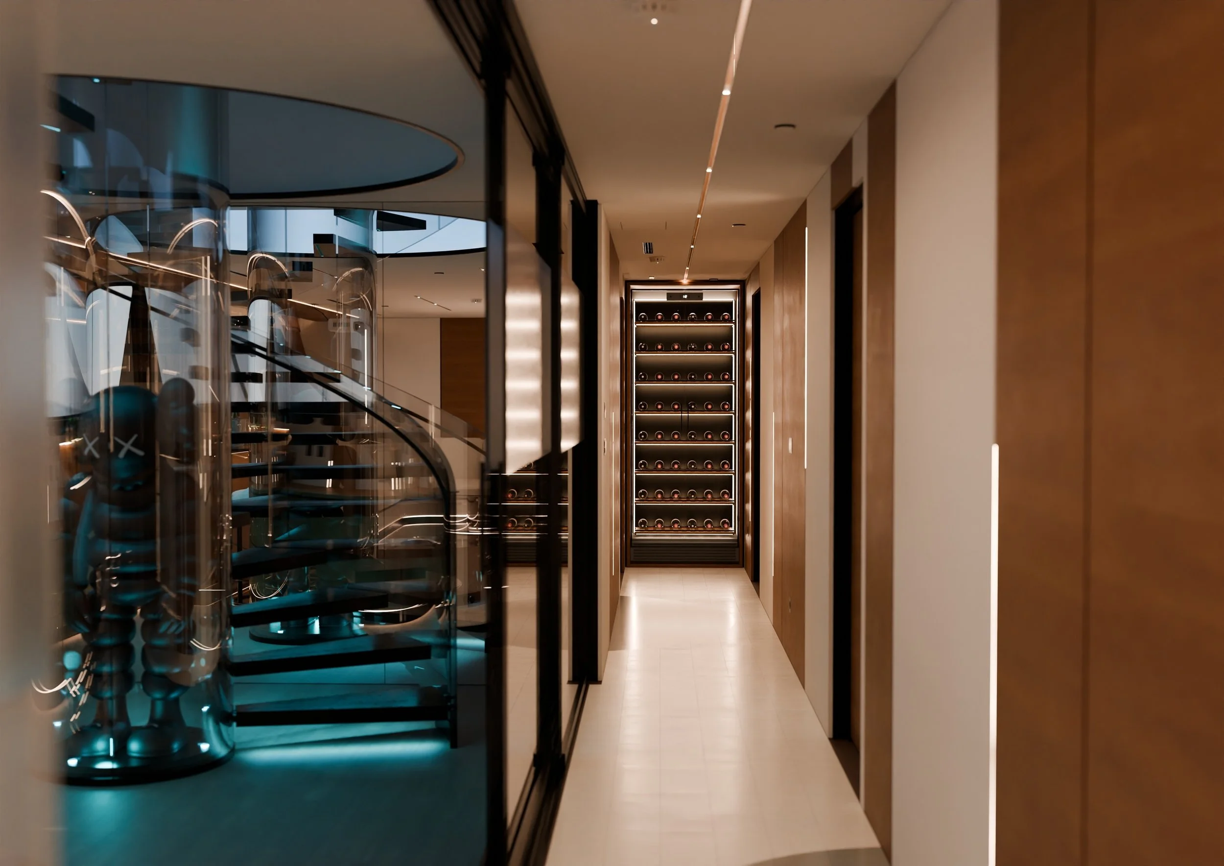 Passage bordé de panneaux et cave à vin éclairée