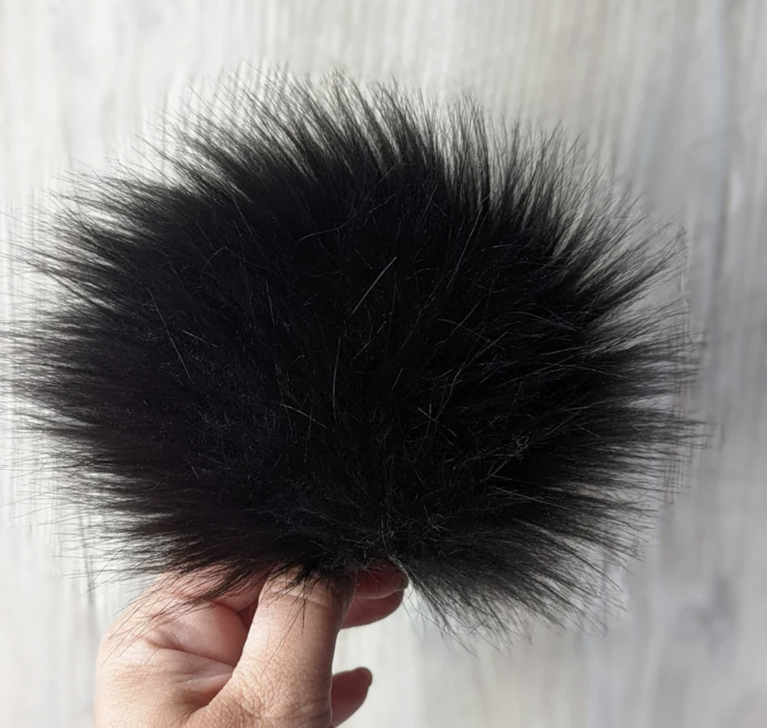 Black faux fur pom pom for beanies