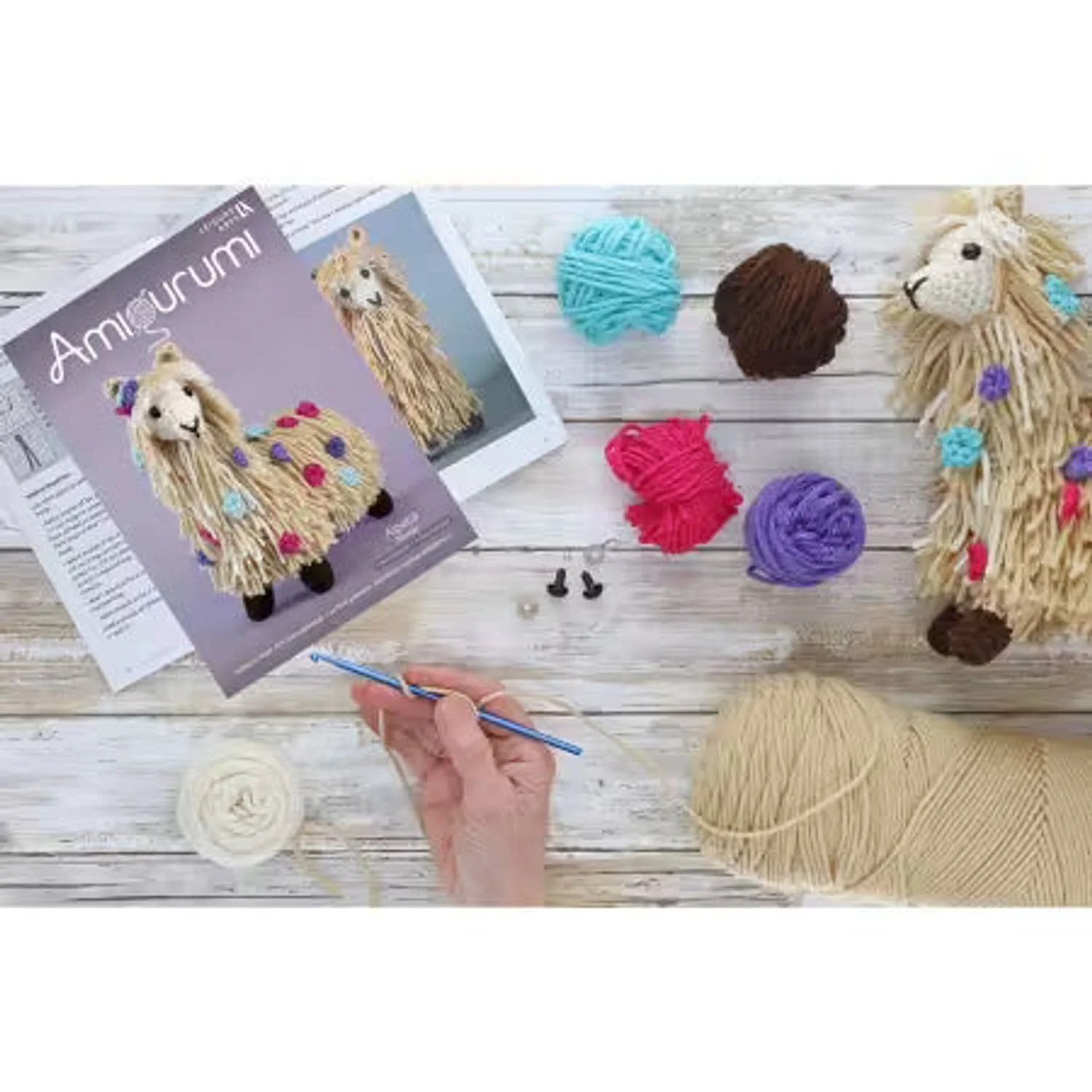 Leisure Arts Alpaca Lion Playset Kit