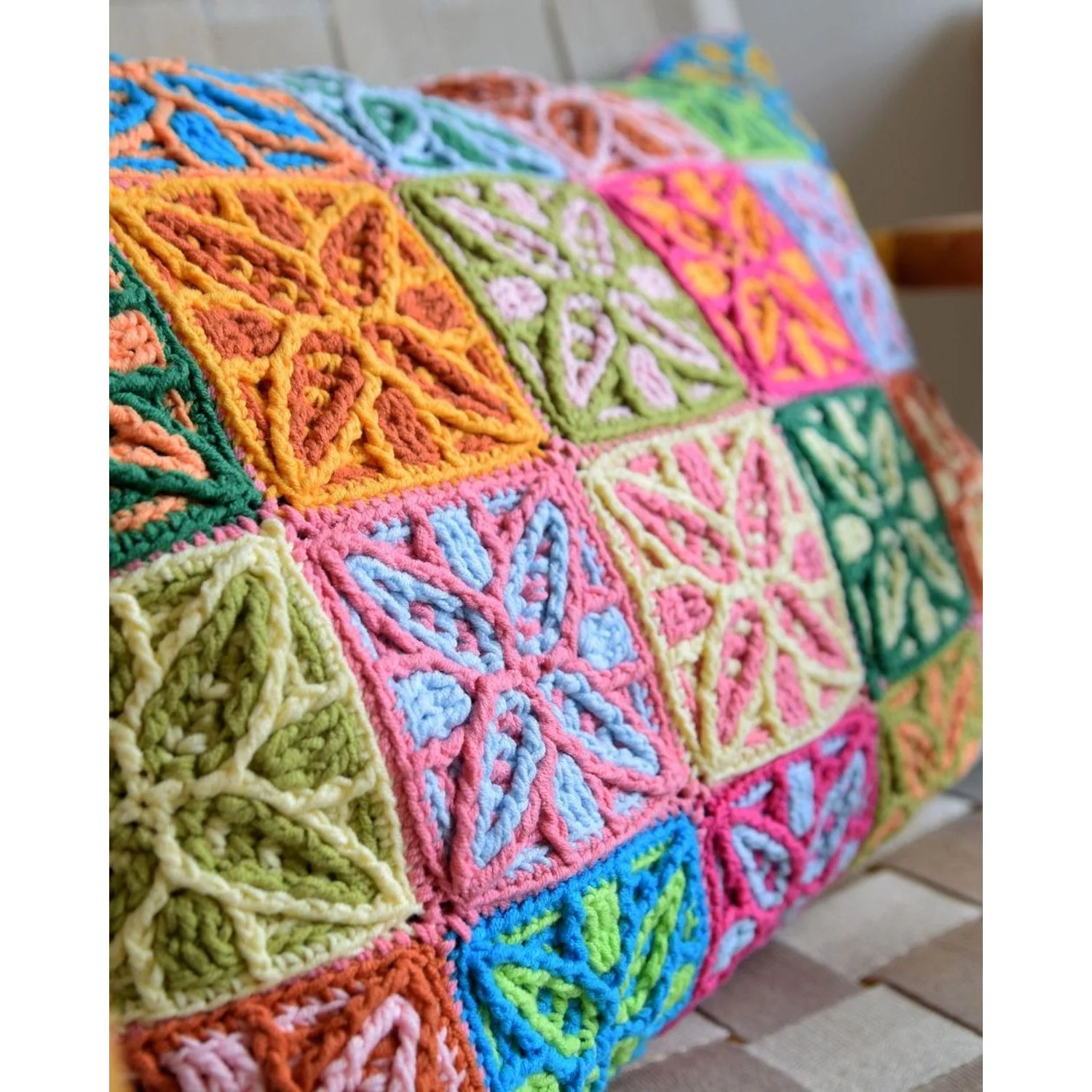 Mosaic Crochet Pillow Workshop Kit