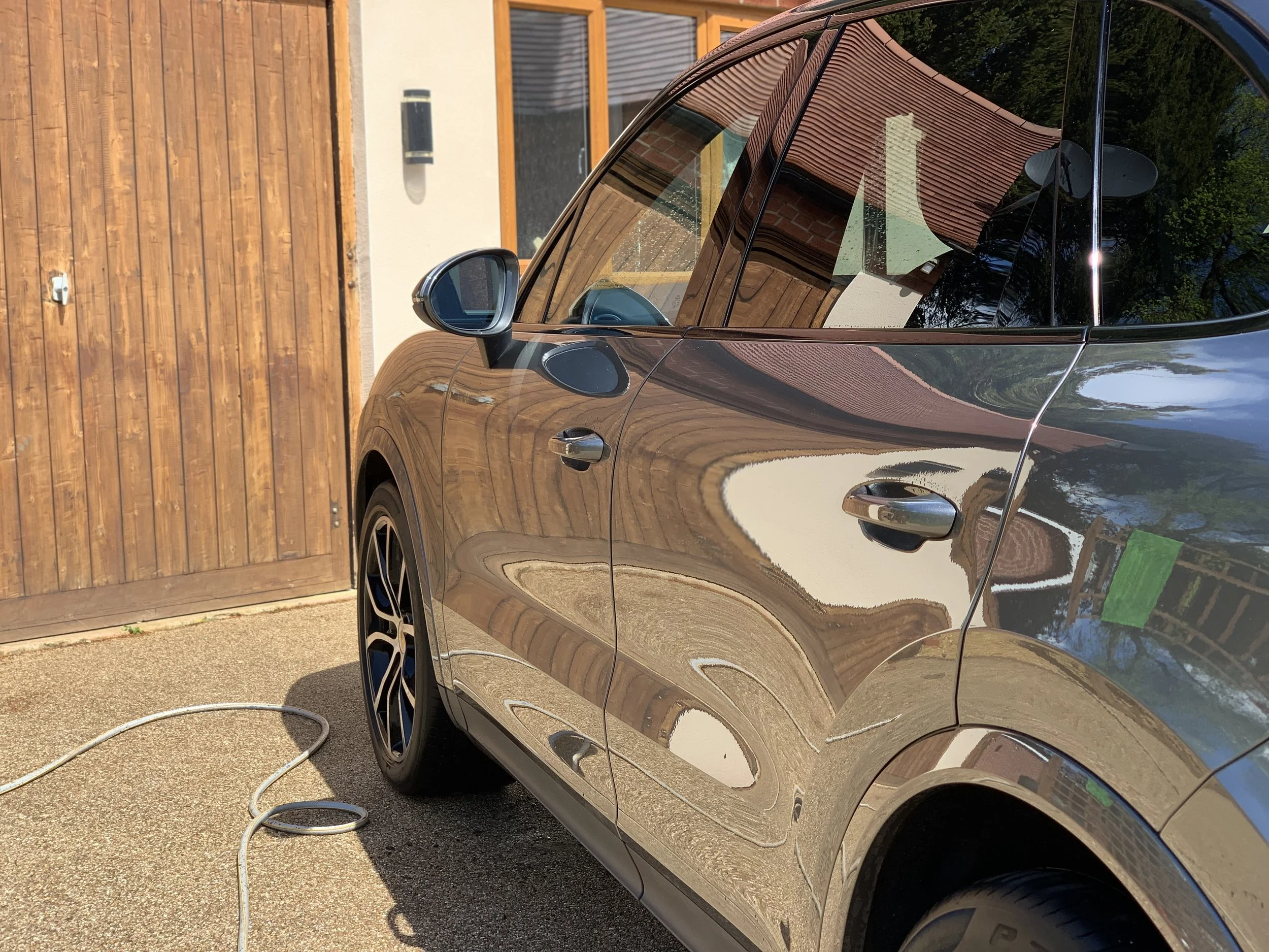 Paint enhancement on Porsche - reflection and clarity restored