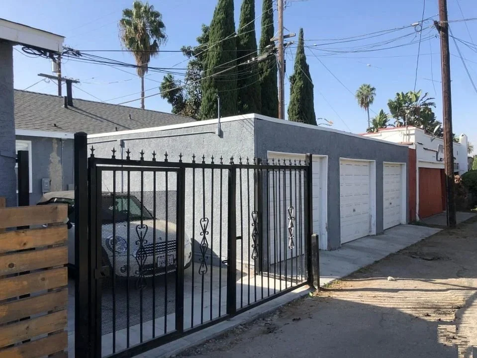 2617 Hillcrest Dr, Los Angeles, CA