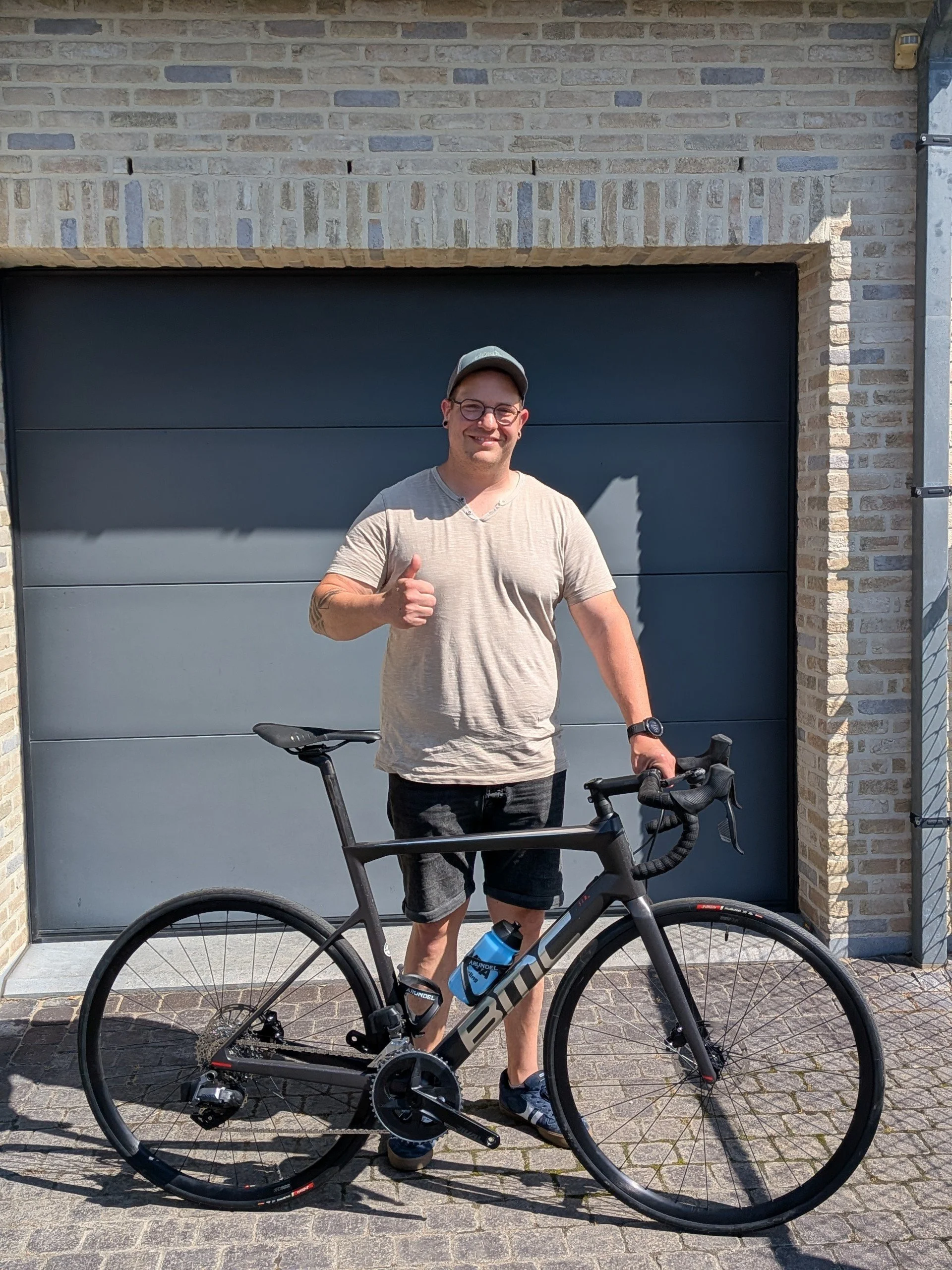 Luc met zijn nieuwe fiets