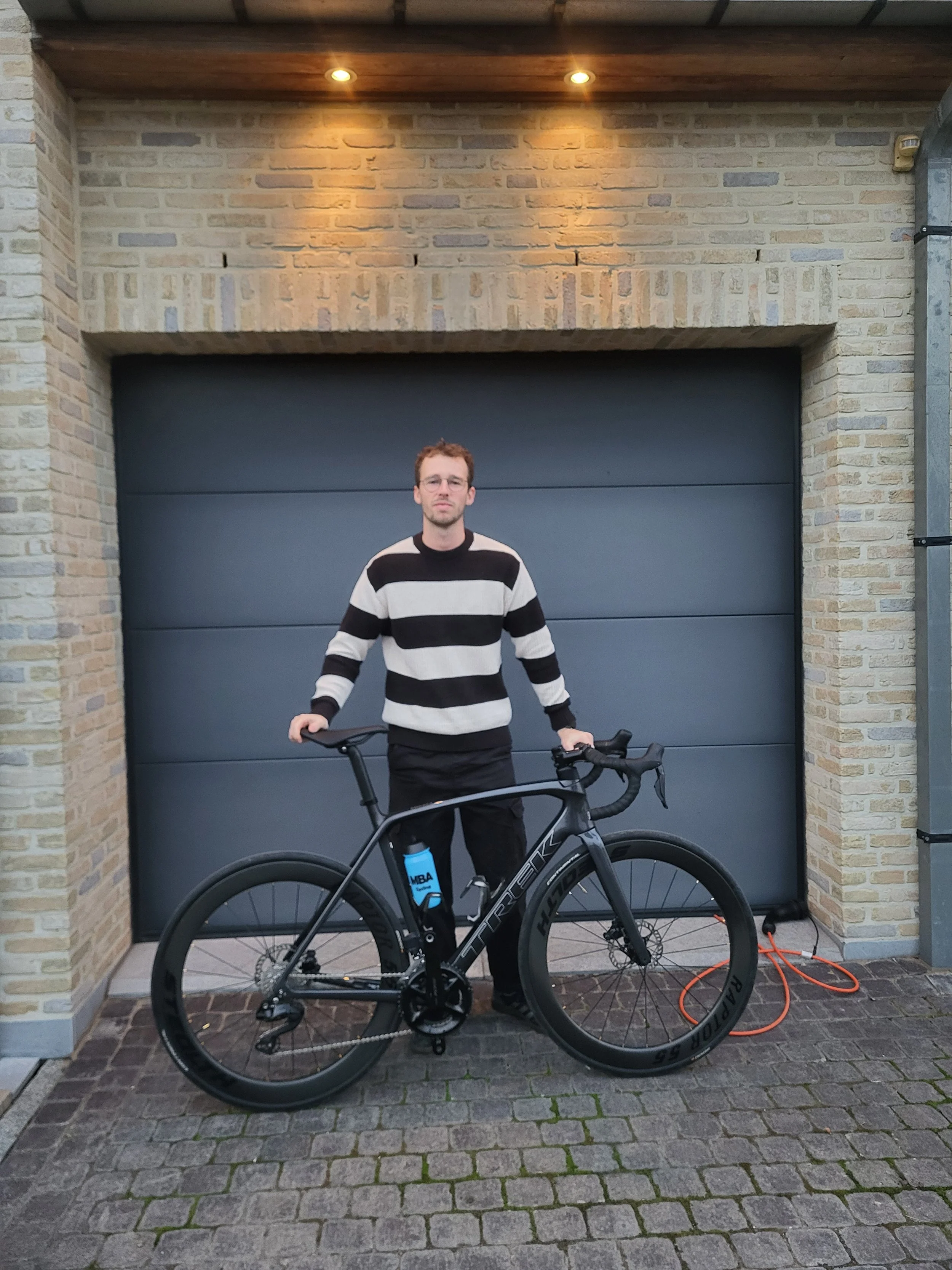 Joren met zijn nieuwe fiets