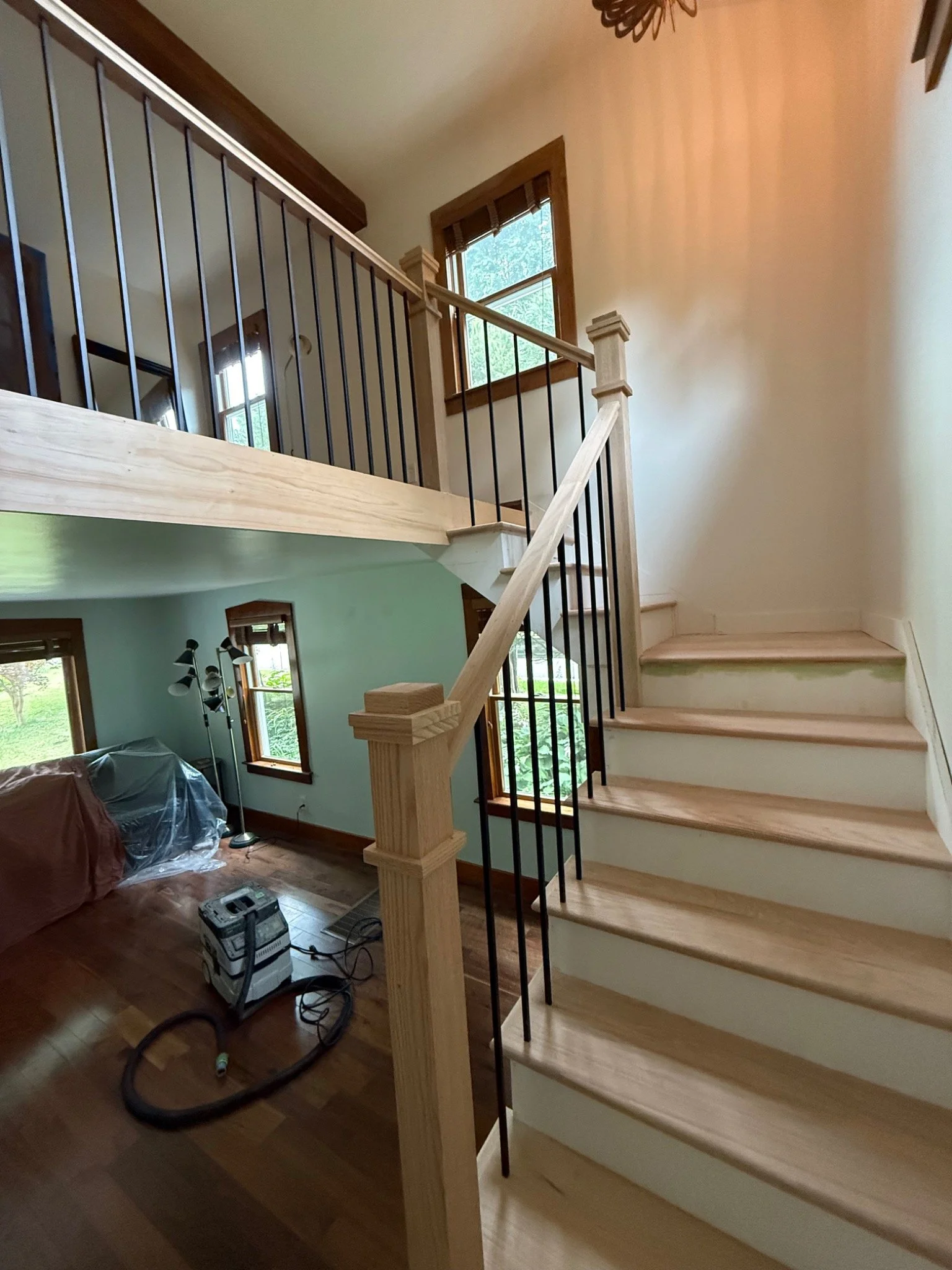 Stair & landing connection