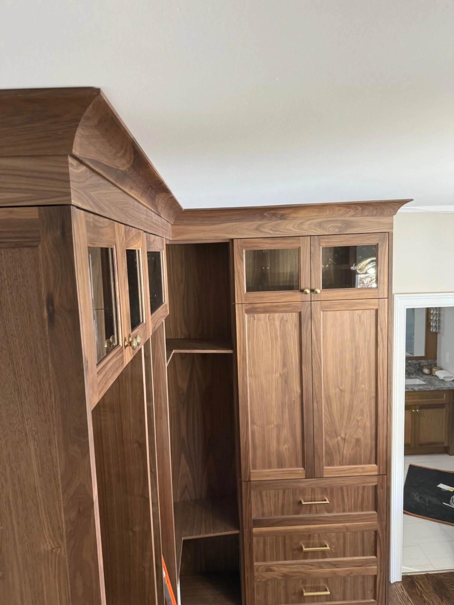 Closet storage & upper cabinets