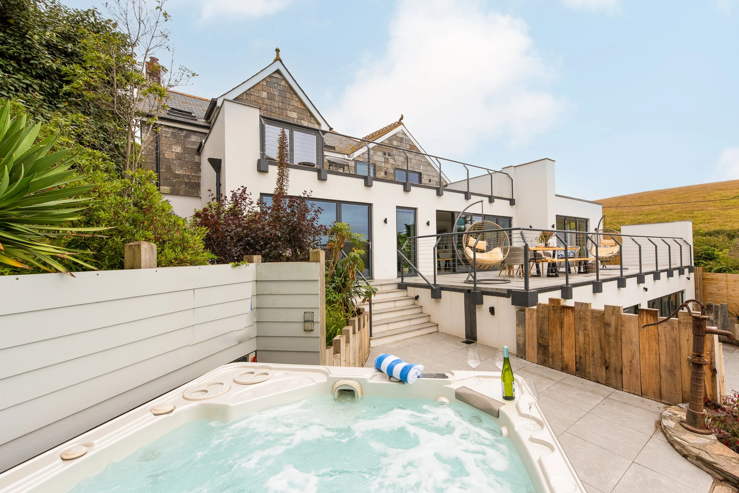 Watersend House hot tub terrace