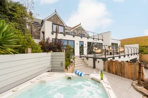 Watersend House hot tub terrace