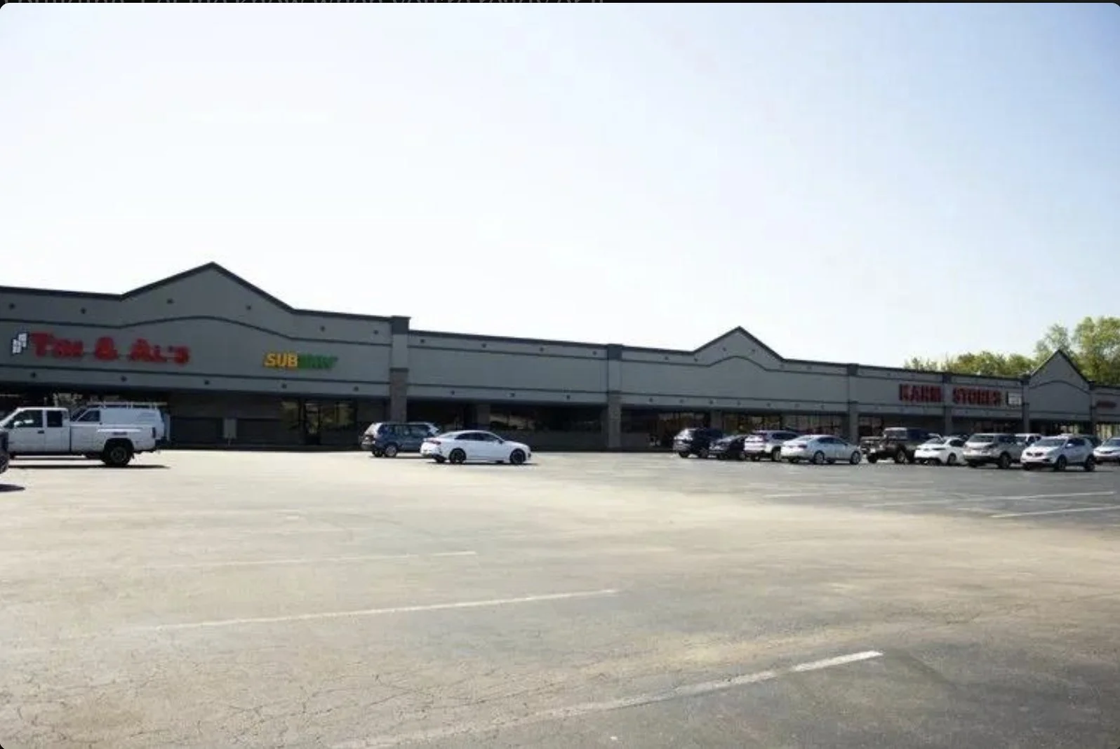 Retail plaza