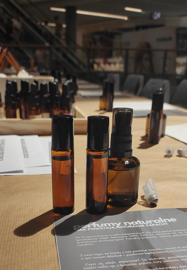 Warsztaty perfum naturalnych dla firm CARAMEL