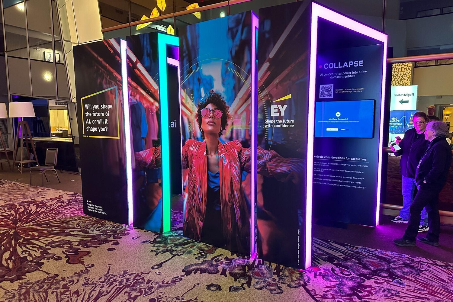 LED-edged media gates for the EY Summit at MWC 2026