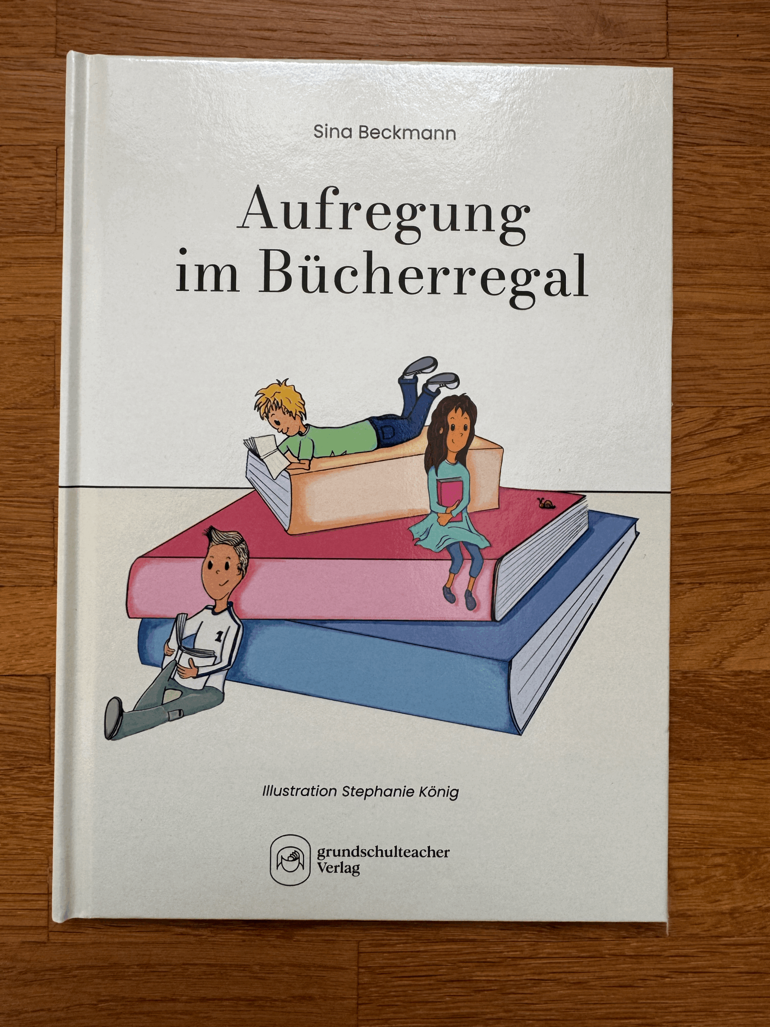 Aufregung im Bücherregal