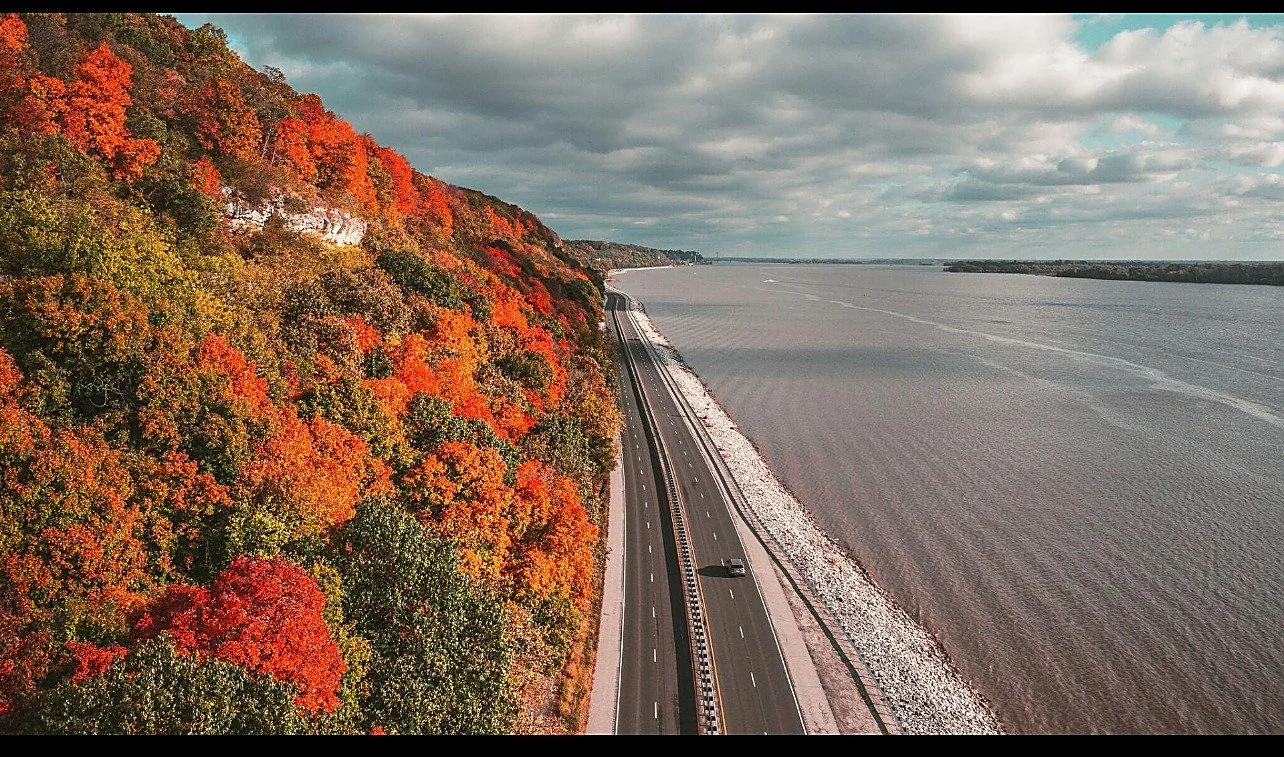 The Great River Road along the Mississippi River leading into Alton, Illinois