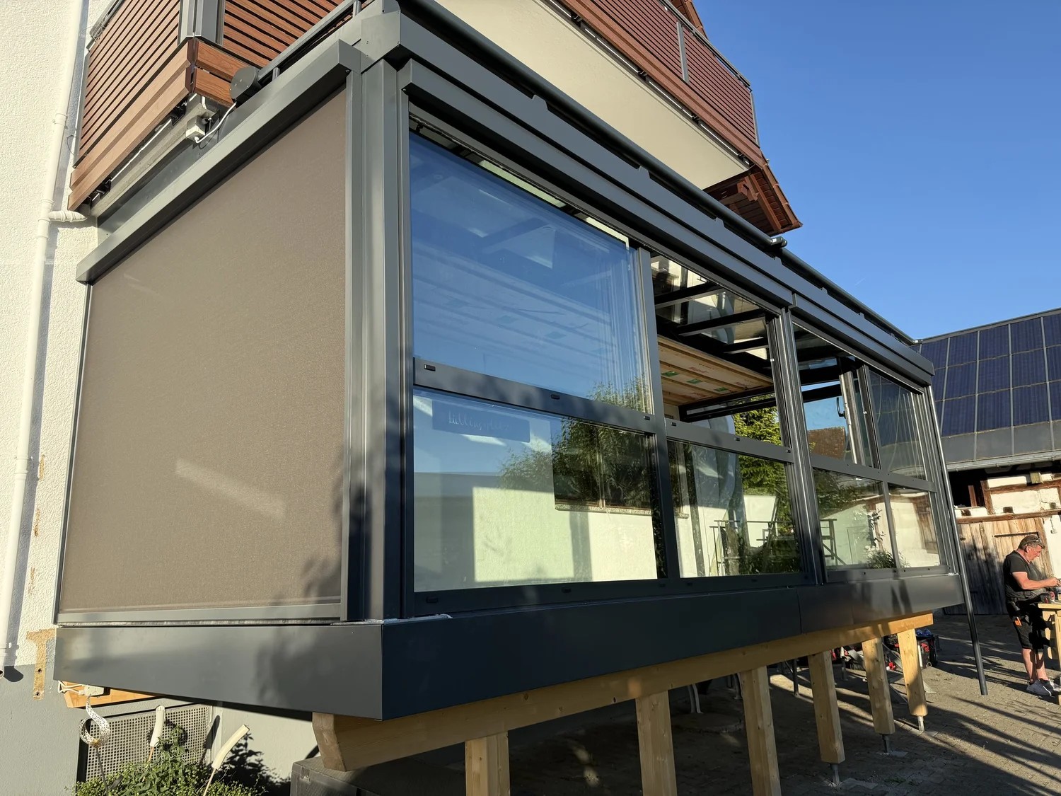 Aufgeständerter Warmwintergarten mit ZIP-Screens in Markdorf am Bodensee