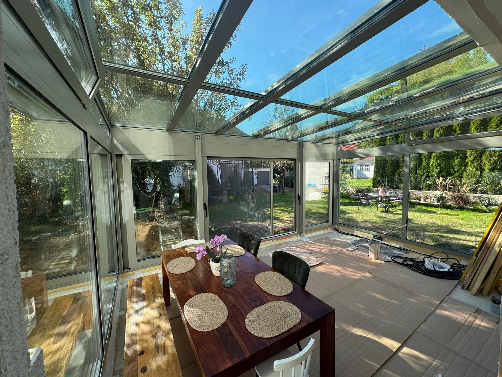 Wintergarten aus Aluminium und Glas von KASTONIA