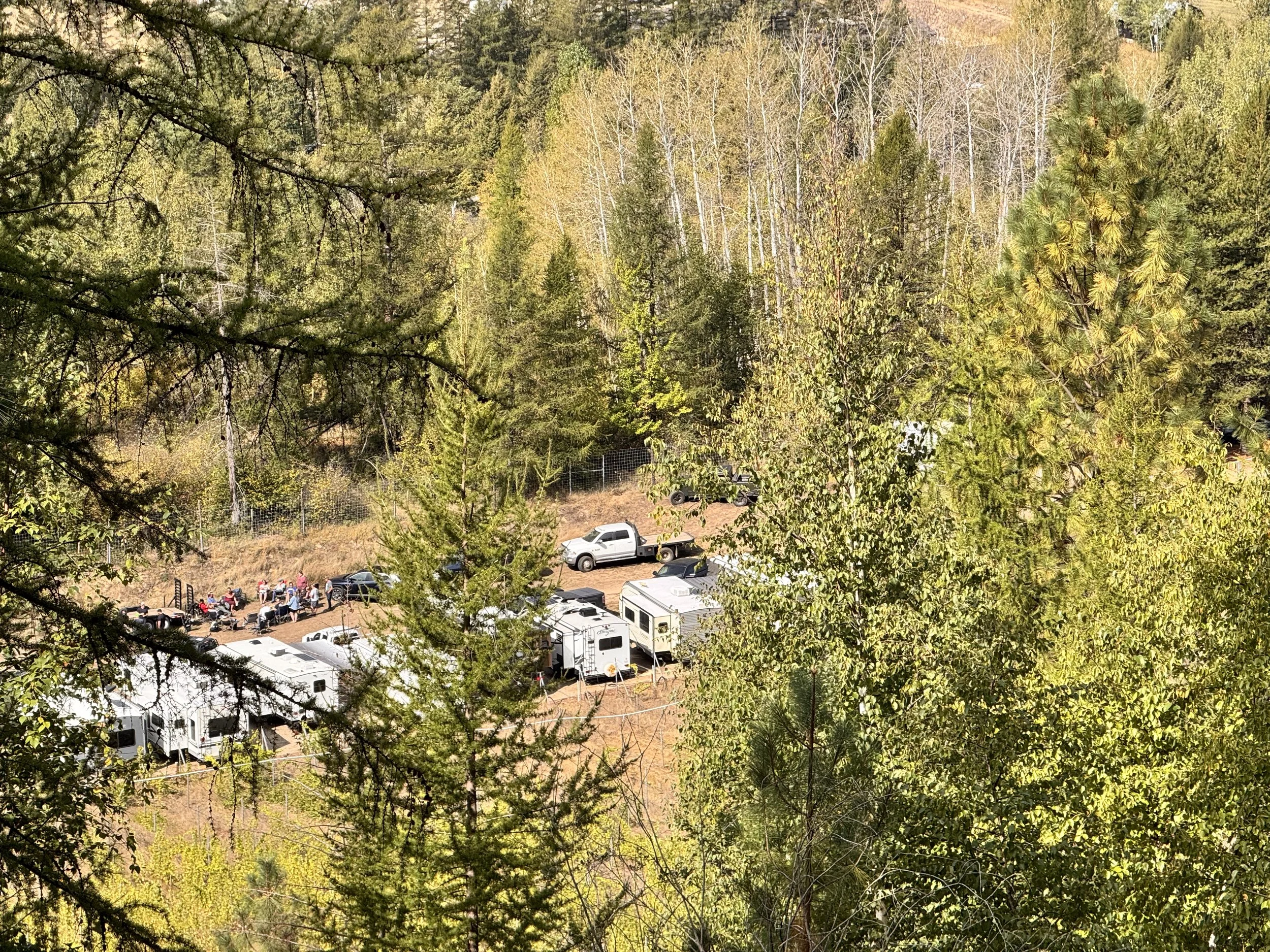 RV accommodation area among the vineyard and mountains at Mountain Soul