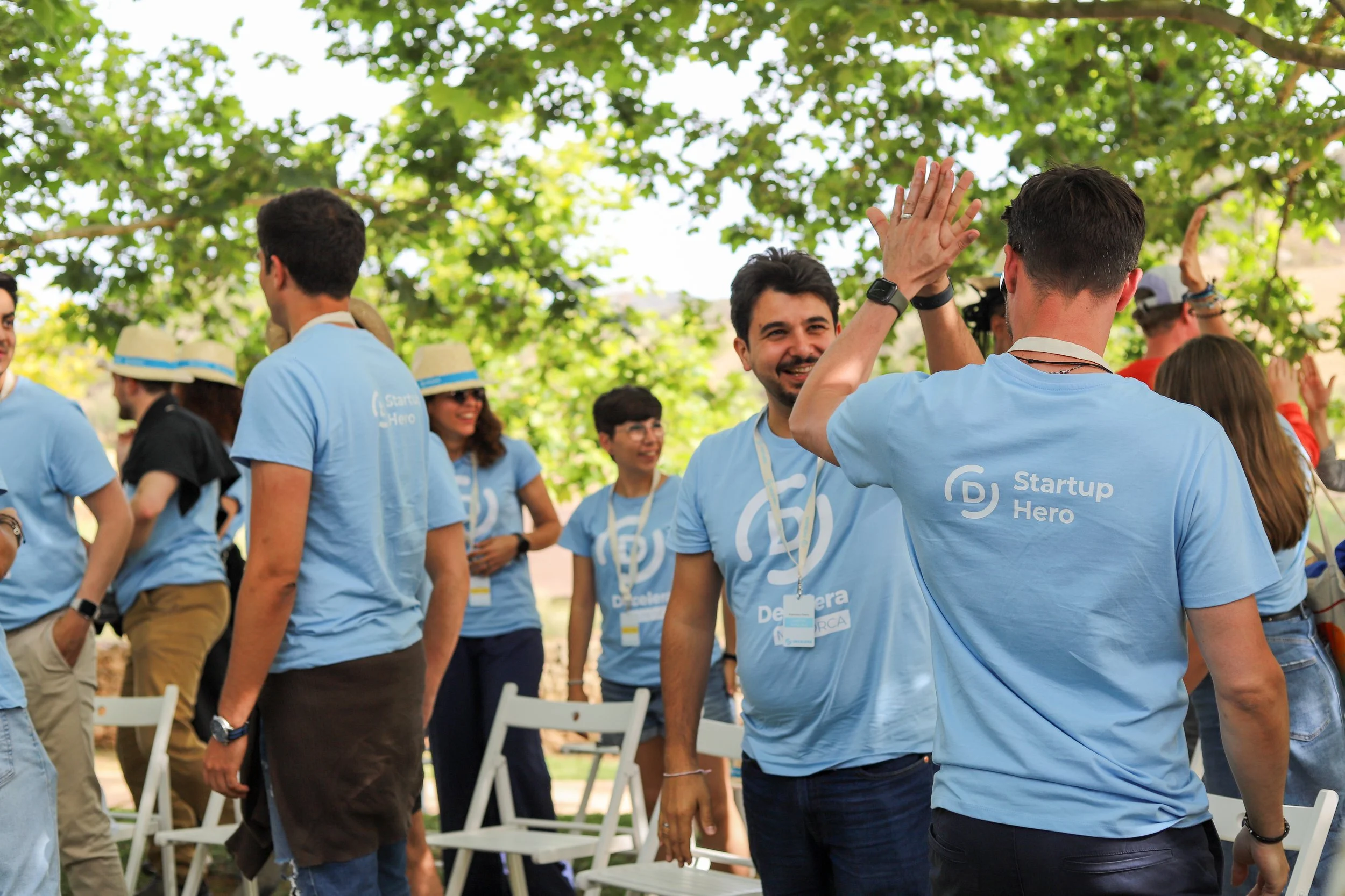 Decelera community moment