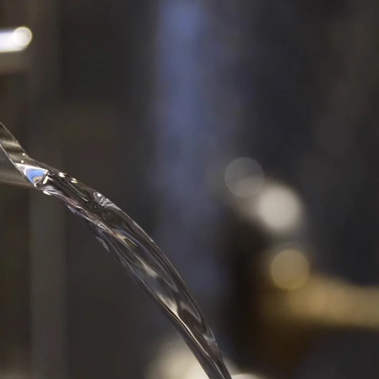 Spirit pour from the still