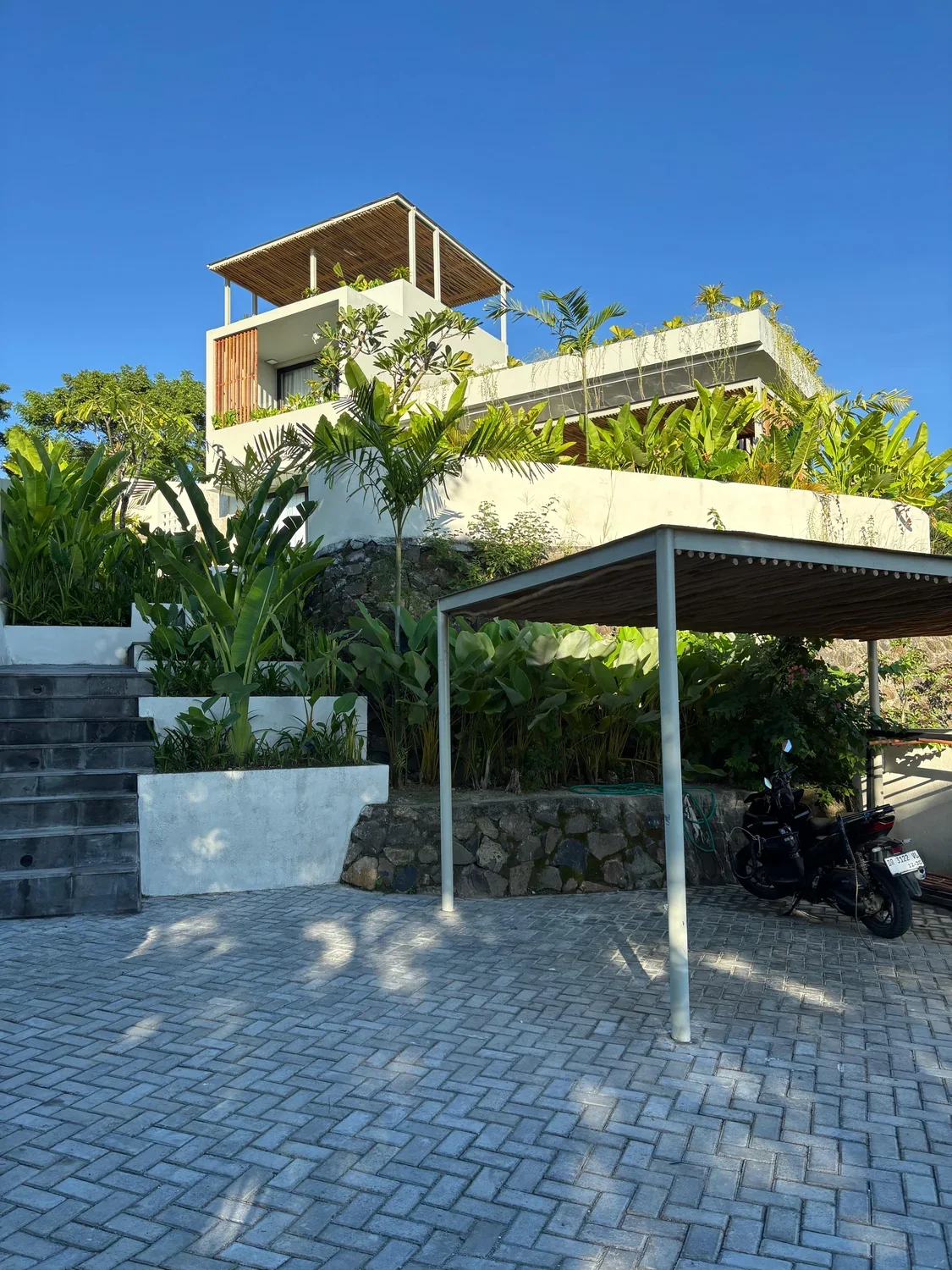 Villa Driveway