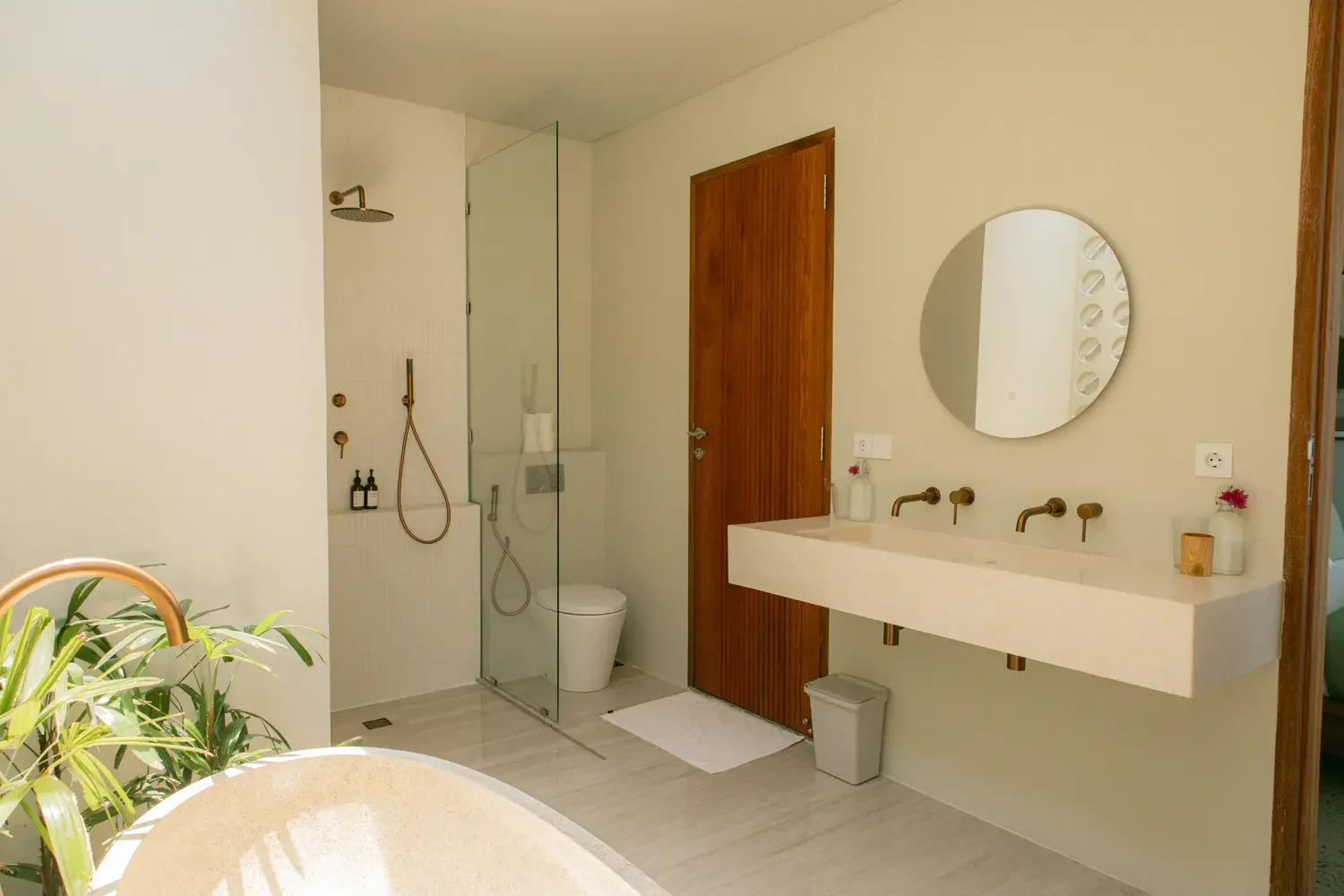 Family Suite — Bathroom