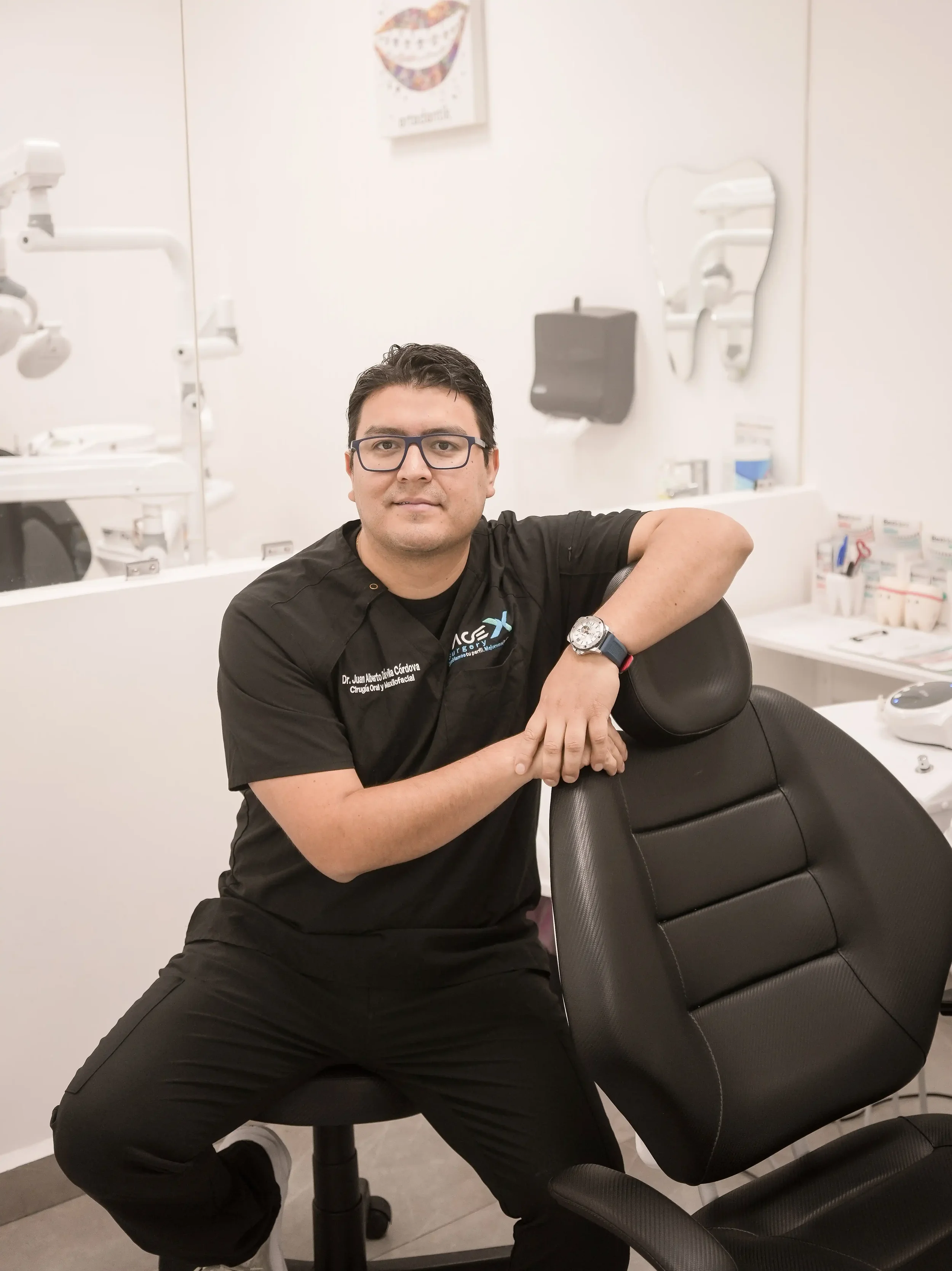 Dr. Juan Dávila - Cirujano Maxilofacial en Ortodontik