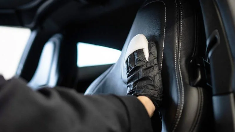 Entretien du cuir automobile